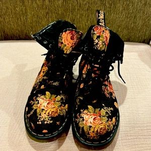 Dr. Martens Air Wair (Women’s Size 9)